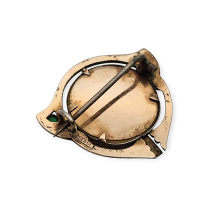 Portafotos con broche Art Nouveau en plata dorada y piedras verdes, Ges.Gesch, Alemania c.1910
