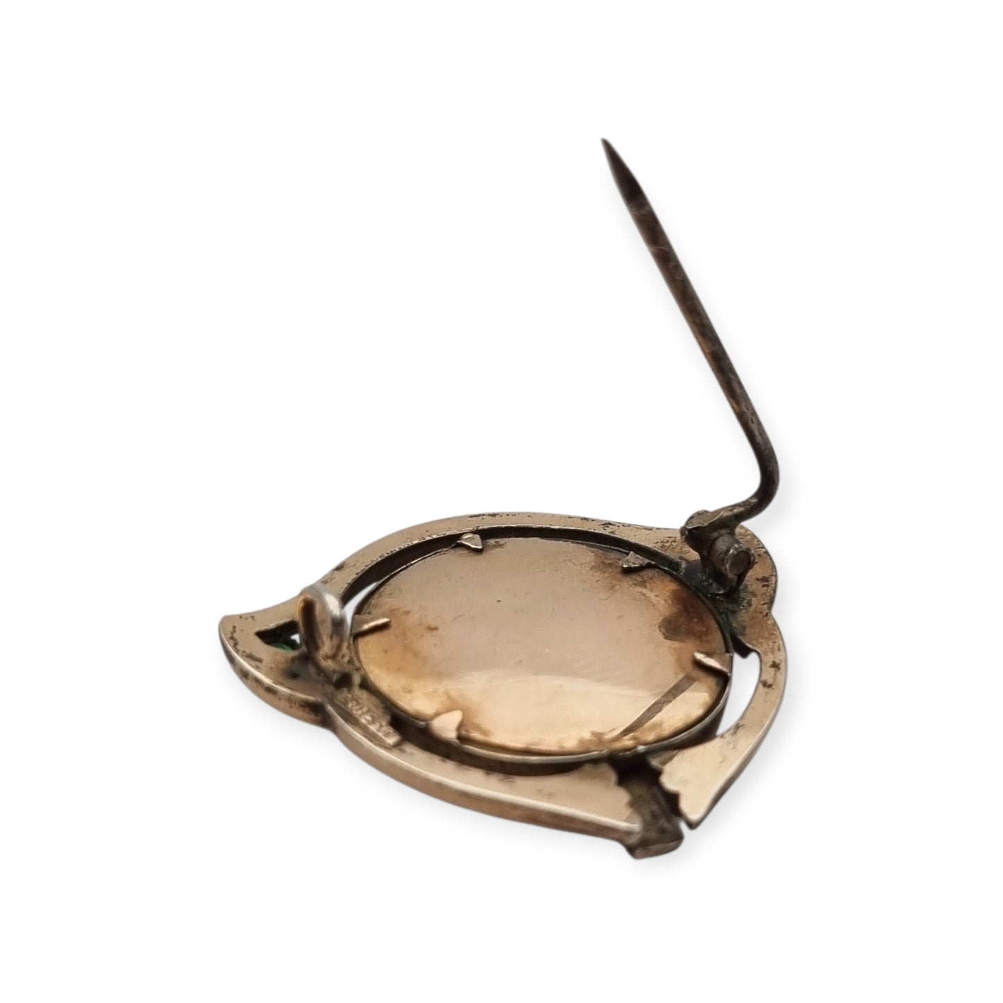 Portafotos con broche Art Nouveau en plata dorada y piedras verdes, Ges.Gesch, Alemania c.1910