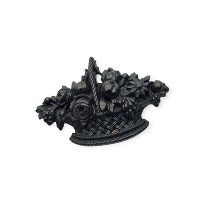Broche floral victoriano de luto en vulcanita, cesta Giardinetti, circa 1880, joyería sentimental