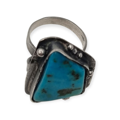 Anillo Boho artesanal de plata con turquesa triangular, diseño orgánico de estilo étnico, 80s