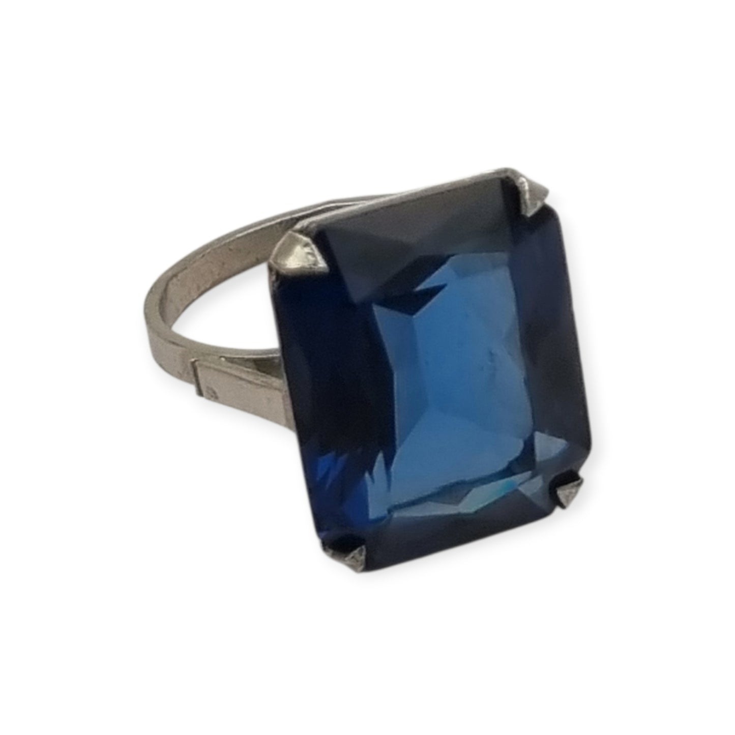 Late Art Deco French silver ring with rectangular faceted blue stone, 1950s