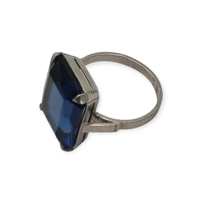 Late Art Deco French silver ring with rectangular faceted blue stone, 1950s