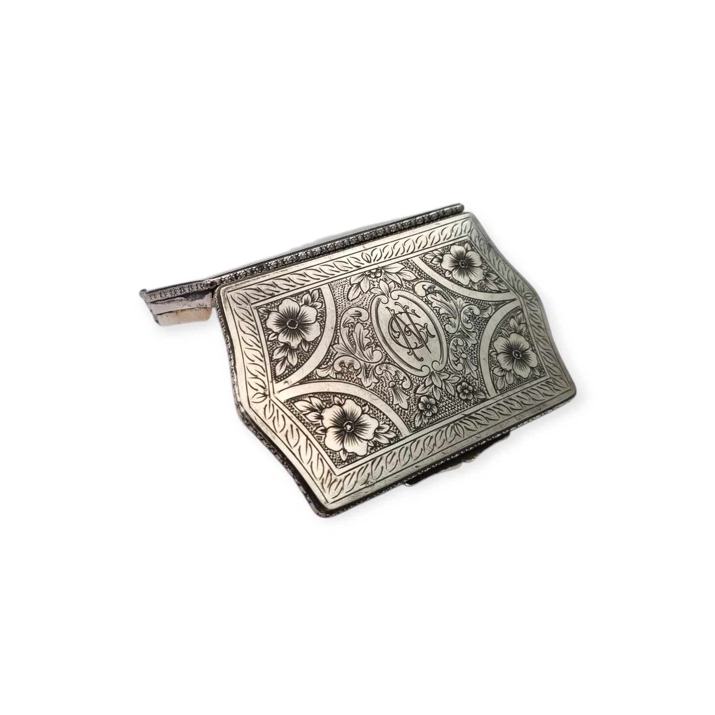 Art Nouveau rectangular box in 800 silver, Europe, circa 1910, engraved floral decoration and central monogram