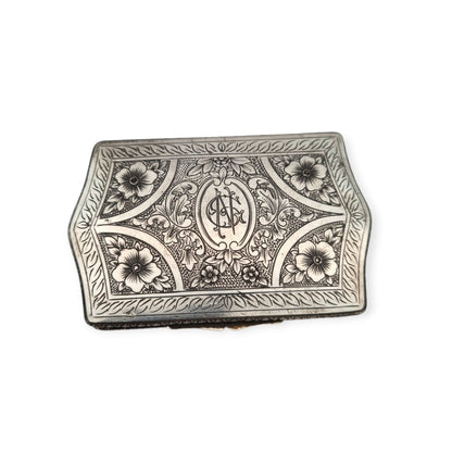 Art Nouveau rectangular box in 800 silver, Europe, circa 1910, engraved floral decoration and central monogram
