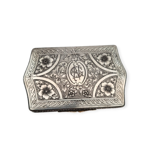 Art Nouveau rectangular box in 800 silver, Europe, circa 1910, engraved floral decoration and central monogram
