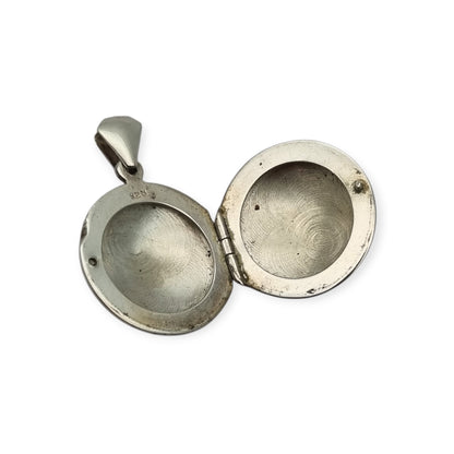 Colgante guardapelo en plata 925, España, medallón ovalado floral, circa 1980-90
