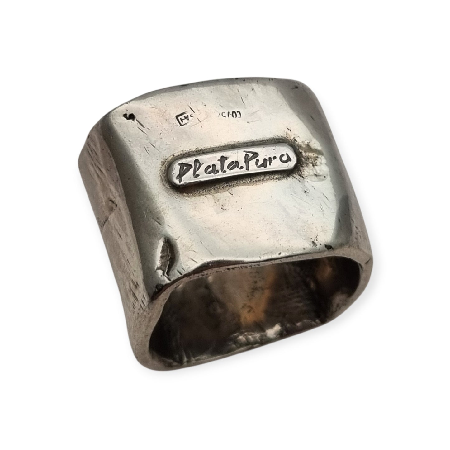 Anillo brutalista de plata Plata Purabanda ancha de diseño escultórico y orgánico, siglo XX