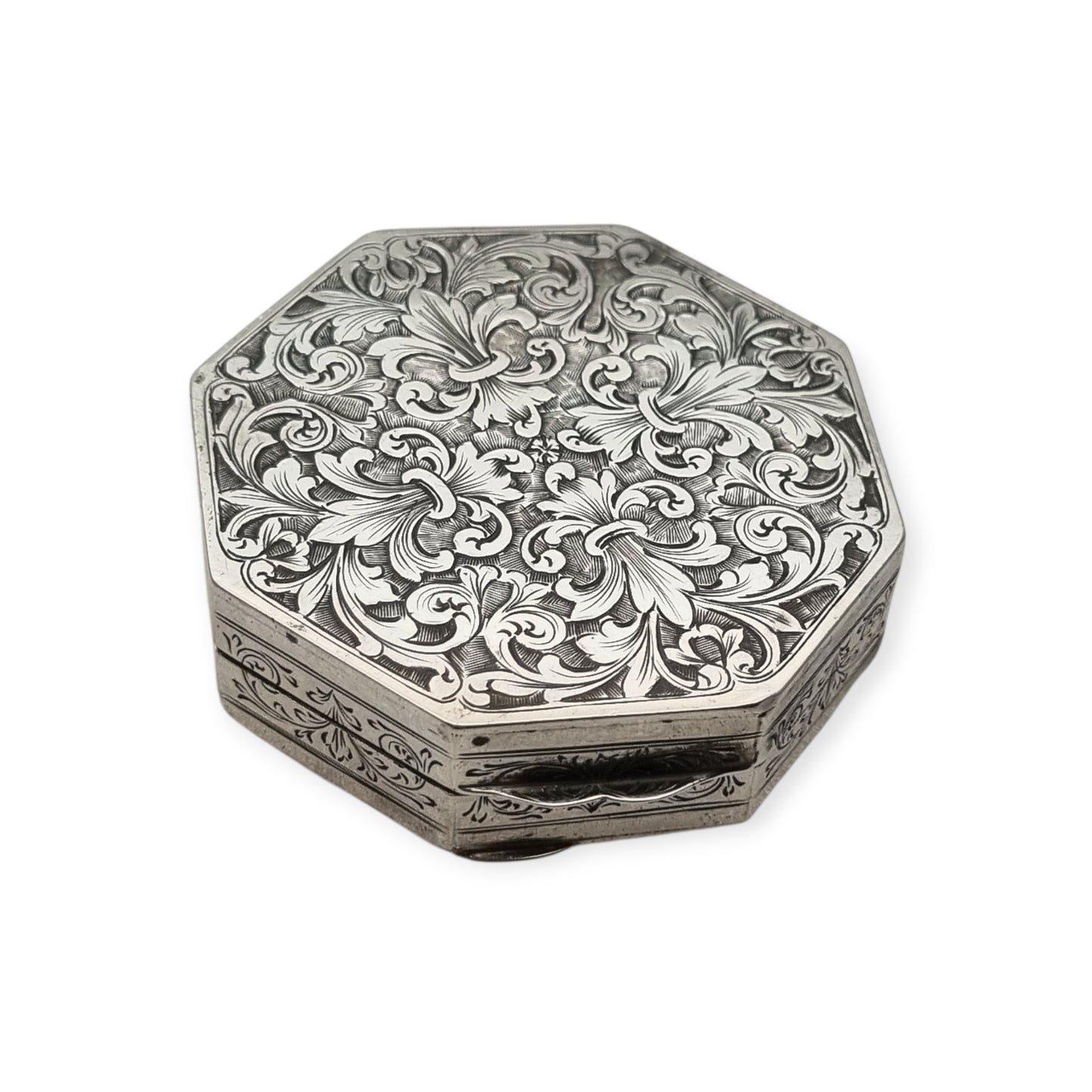 Caja floral hexagonal estilo revival barroco de plata 800, Italia circa 1930