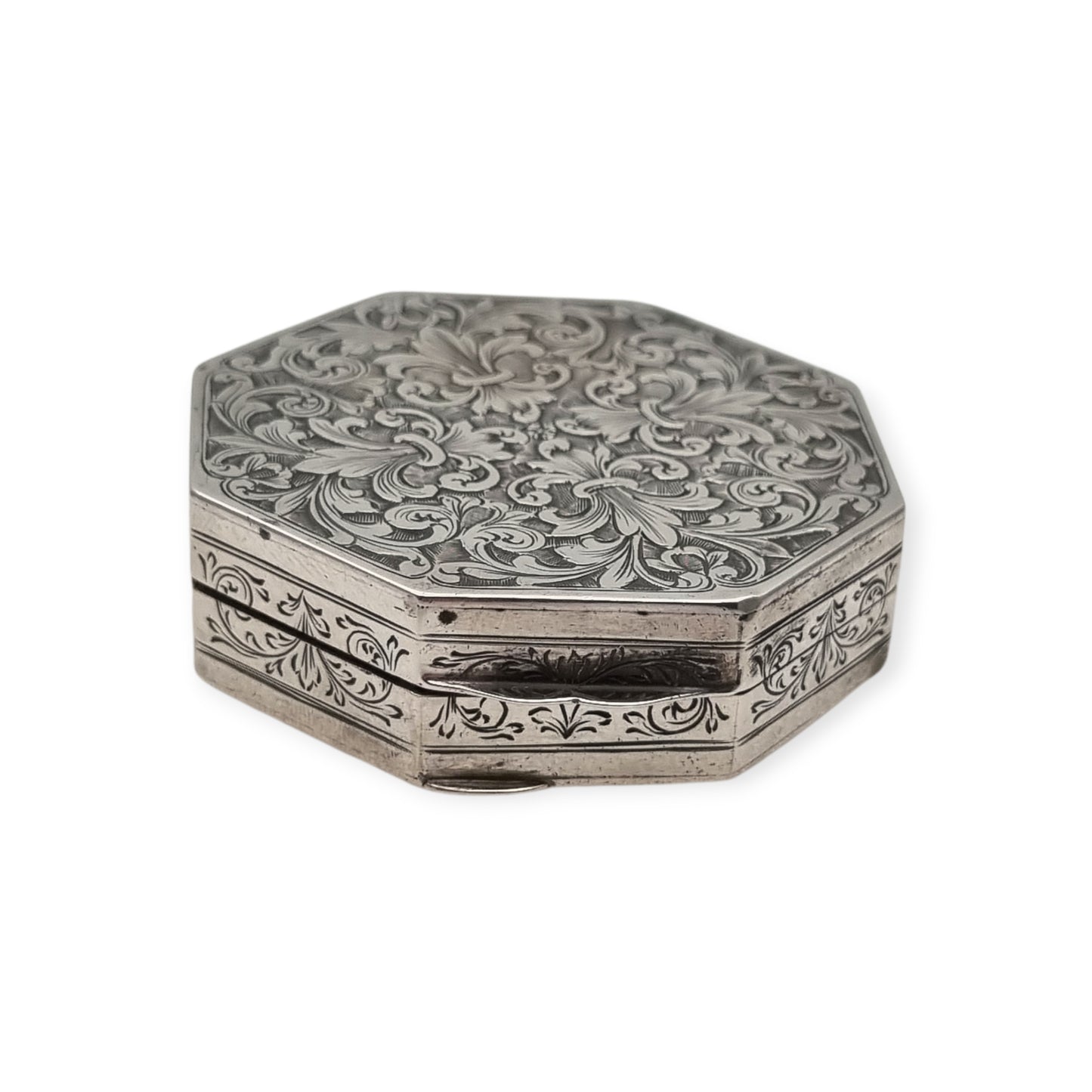 Caja floral hexagonal estilo revival barroco de plata 800, Italia circa 1930