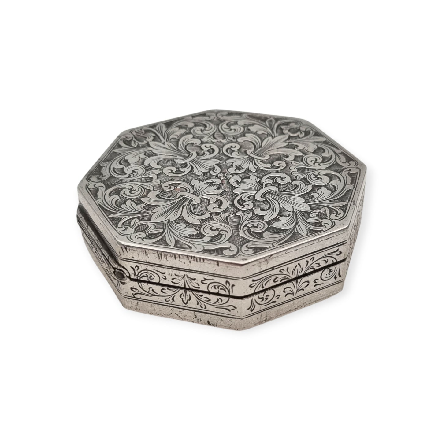 Caja floral hexagonal estilo revival barroco de plata 800, Italia circa 1930