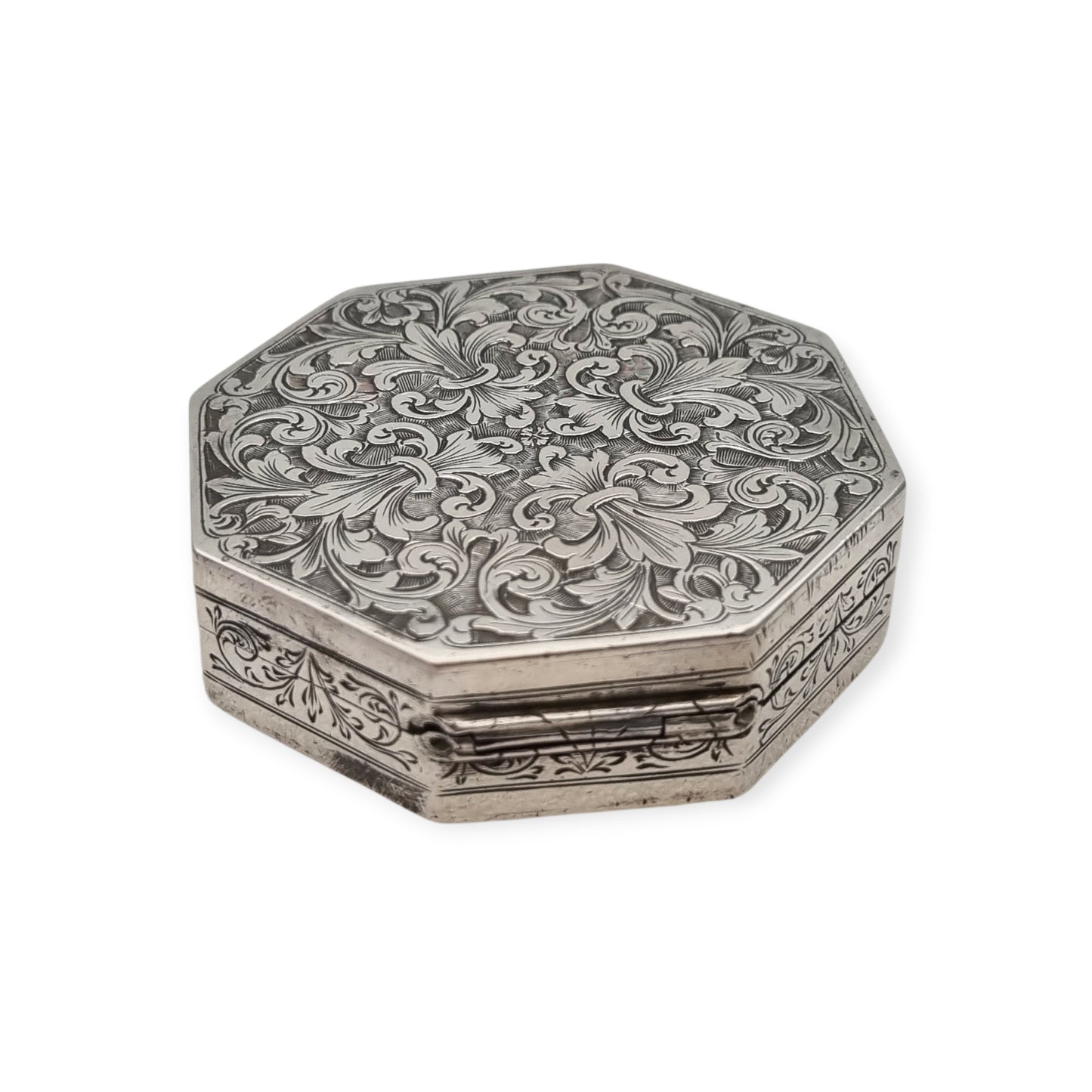 Caja floral hexagonal estilo revival barroco de plata 800, Italia circa 1930