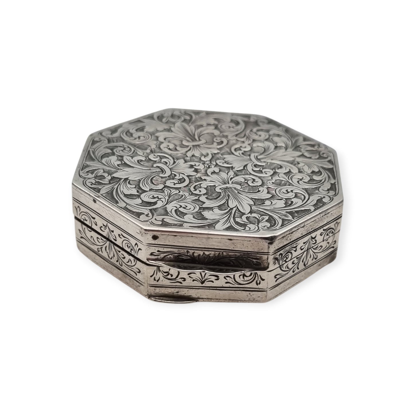 Caja floral hexagonal estilo revival barroco de plata 800, Italia circa 1930