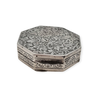 Caja floral hexagonal estilo revival barroco de plata 800, Italia circa 1930