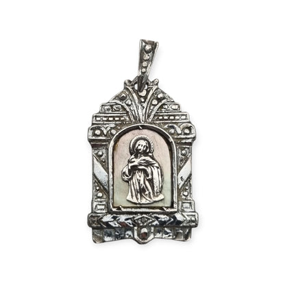 Art Deco religious medal in silver relief and mother-of-pearl circa 1940