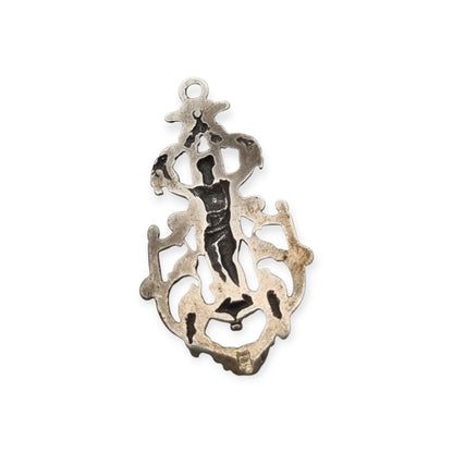 Colgante putto en plata 925 calada, inspiración neobarroca, manufactura contemporánea