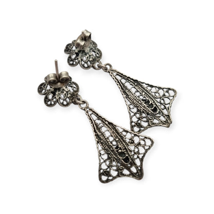 Pendientes de filigrana de plata calada en forma de lágrima, años 70-80