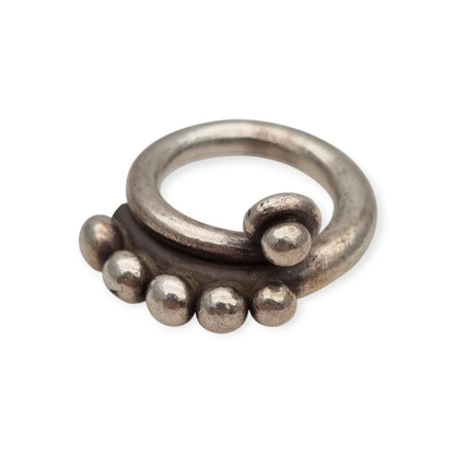 Handmade African ethnic silver ring, spiral design with spheres, 60s-70s