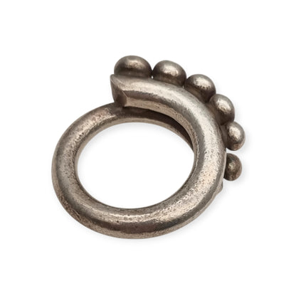 Handmade African ethnic silver ring, spiral design with spheres, 60s-70s