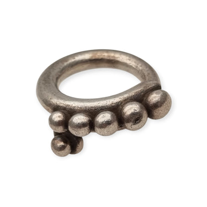 Handmade African ethnic silver ring, spiral design with spheres, 60s-70s