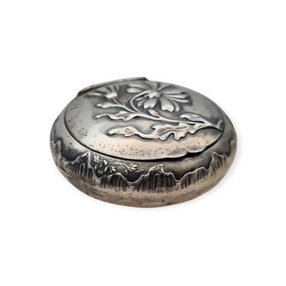 Antique silver box with floral relief and European vegetal decoration, 1930s-1940s