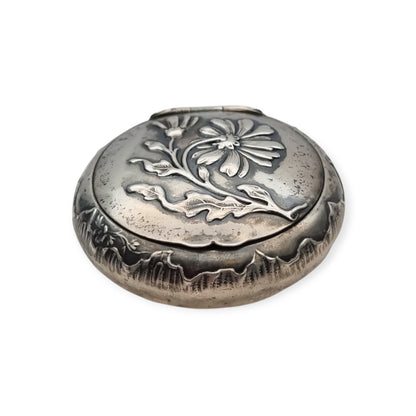 Antique silver box with floral relief and European vegetal decoration, 1930s-1940s