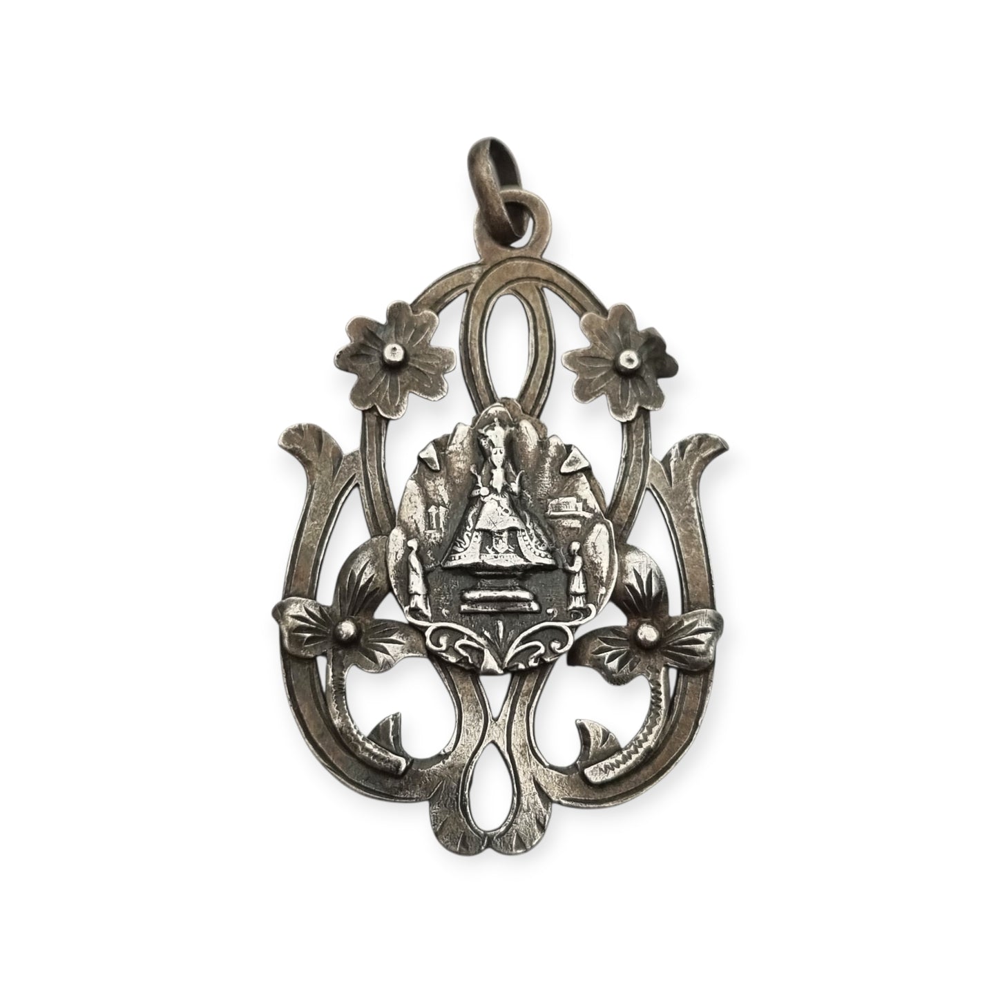 Colgante modernista de plata Nuestra Señora de Montserrat, La Moreneta, joyería religiosa, 1920