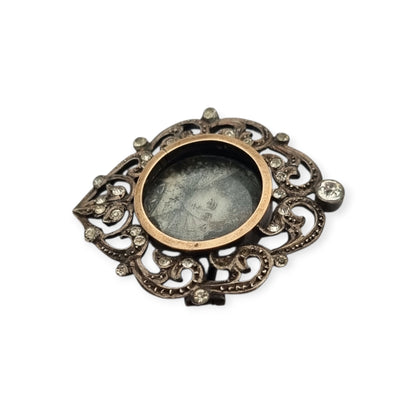 Broche plata Victoriano con vistas de oro, miniatura pintada y pedrería, Francia 1890-1900