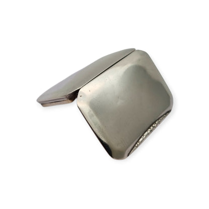 European 800 silver cigarette case with soberly decorated clasp, circa 1940-1950