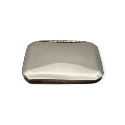 European 800 silver cigarette case with soberly decorated clasp, circa 1940-1950