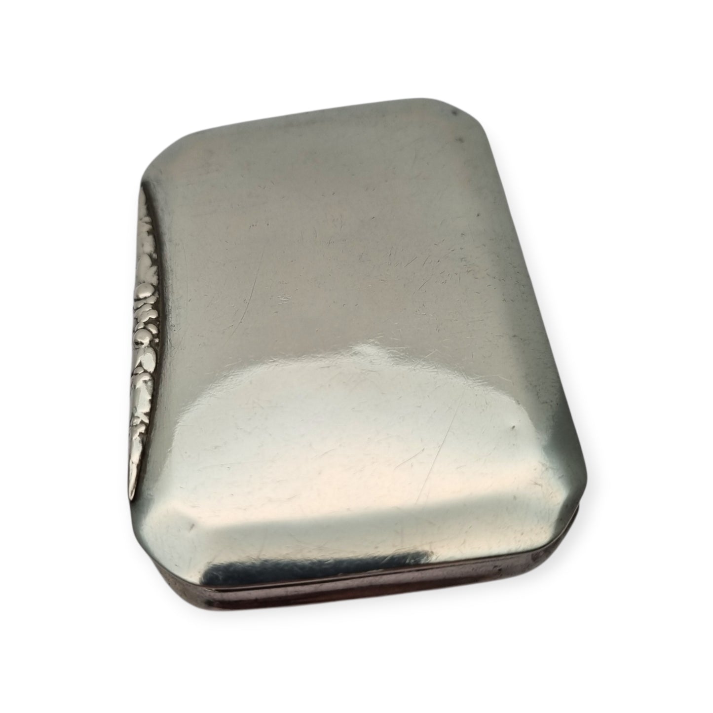 European 800 silver cigarette case with soberly decorated clasp, circa 1940-1950