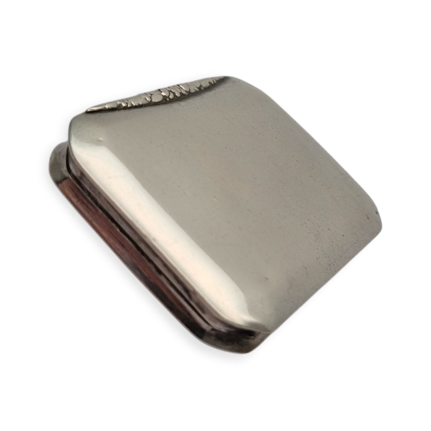 European 800 silver cigarette case with soberly decorated clasp, circa 1940-1950