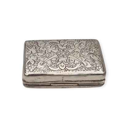 Caja rectangular antigua de plata grabada con decoración floral, Europa siglo XX