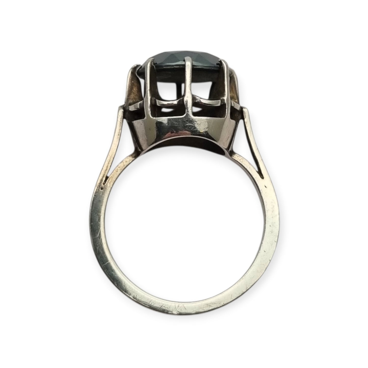 Anillo de plata con hematita facetada estilo cóctel vintage, circa 1980–2000