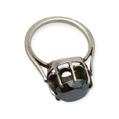 Anillo de plata con hematita facetada estilo cóctel vintage, circa 1980–2000