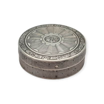 Caja antigua redonda de plata guilloché con interior sobredorado, Francia, estilo Neoclásico, circa 1880