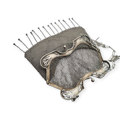 Bolso Antiguo de Malla en Plata 800 Art Nouveau con Boquilla Calada y Aves Estilizadas ca. 190