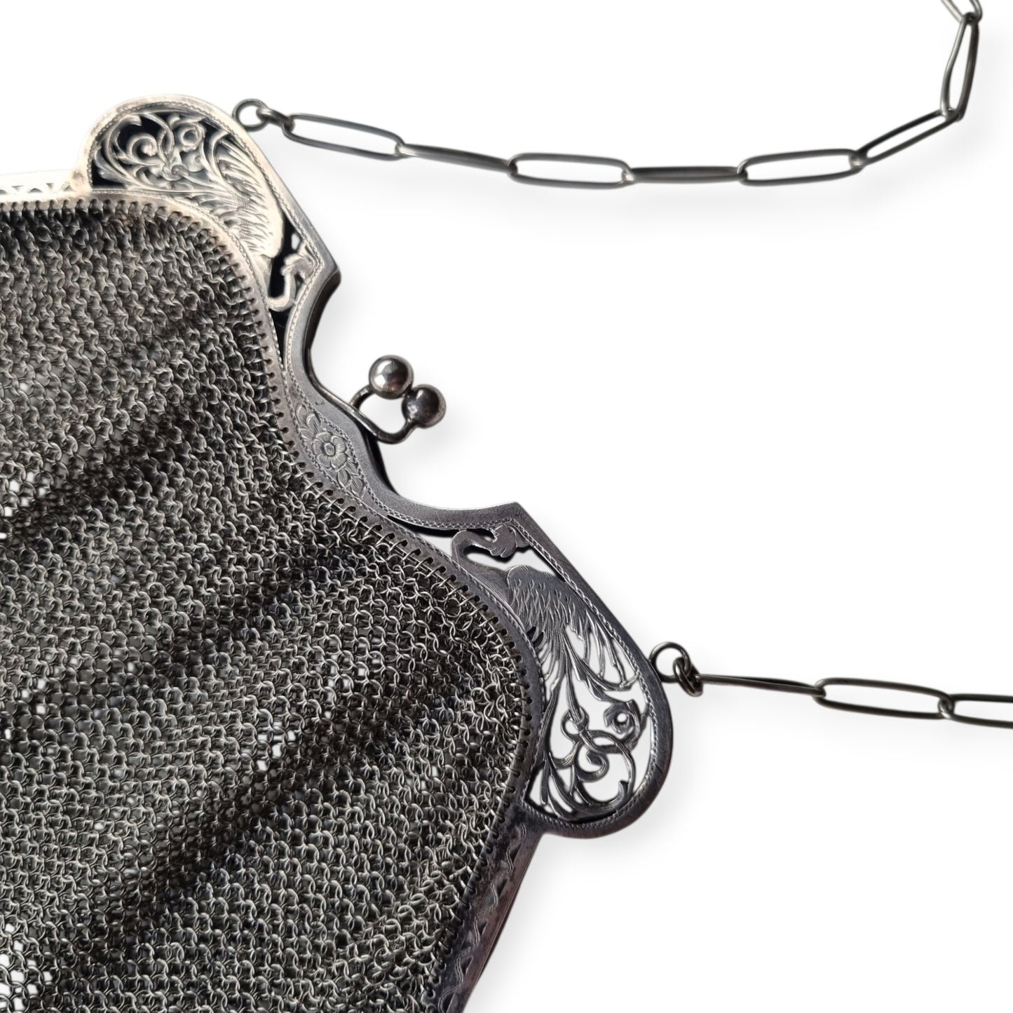 Bolso Antiguo de Malla en Plata 800 Art Nouveau con Boquilla Calada y Aves Estilizadas ca. 190