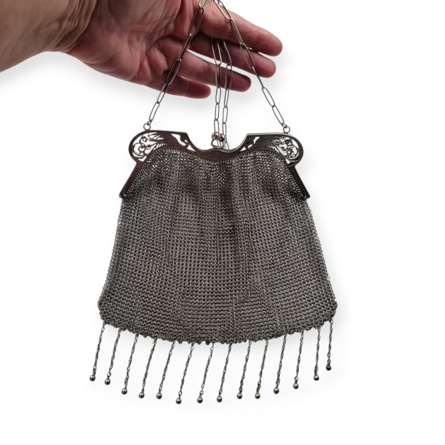 Bolso Antiguo de Malla en Plata 800 Art Nouveau con Boquilla Calada y Aves Estilizadas ca. 190