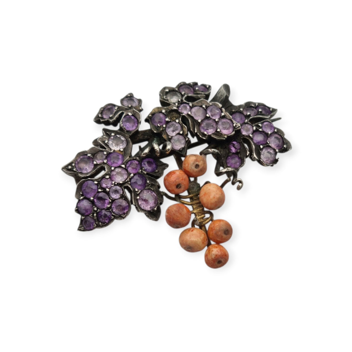 Broche antiguo racimo de uvas en plata dorada con amatistas, Naturalista Victoriano ca. 1885-1905