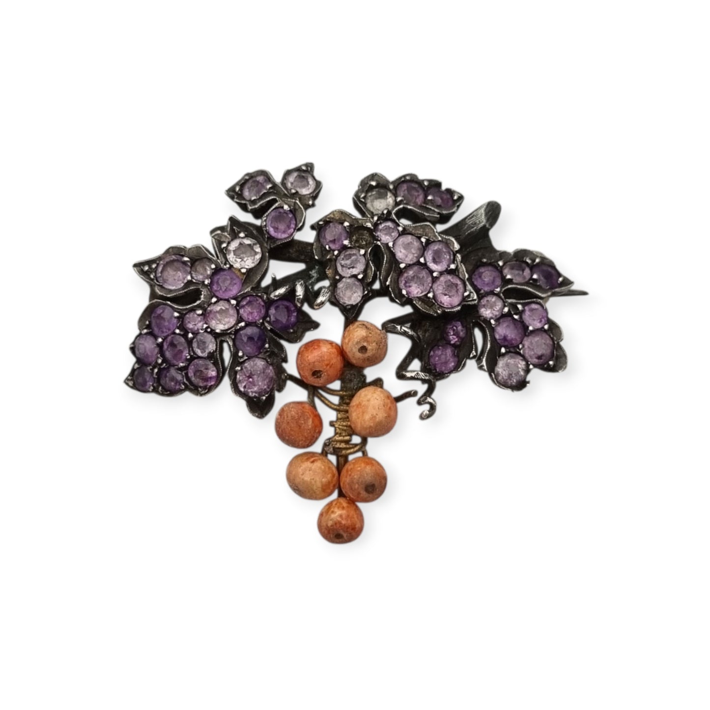 Broche antiguo racimo de uvas en plata dorada con amatistas, Naturalista Victoriano ca. 1885-1905