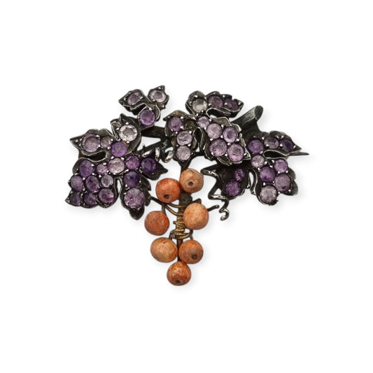 Broche antiguo racimo de uvas en plata dorada con amatistas, Naturalista Victoriano ca. 1885-1905