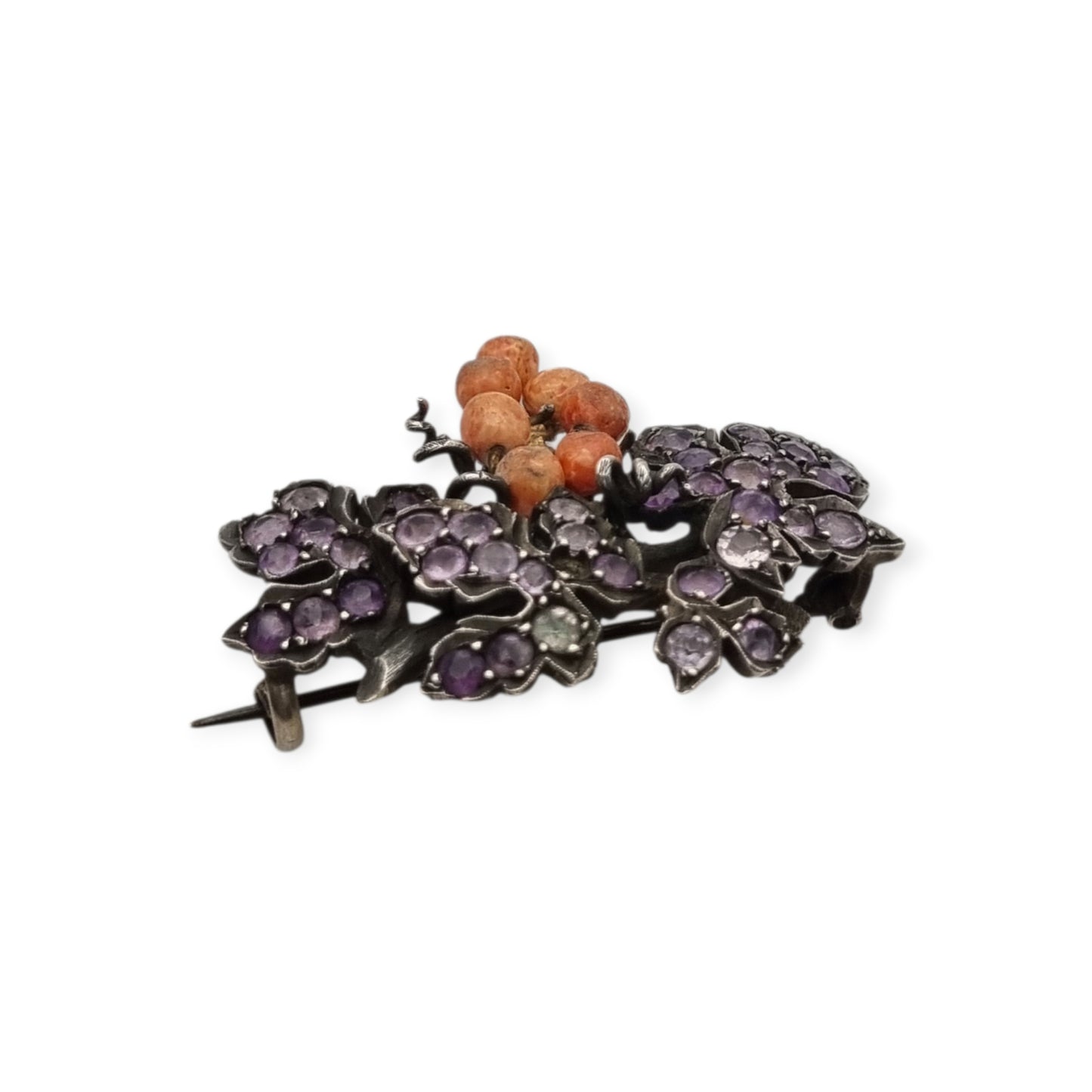 Broche antiguo racimo de uvas en plata dorada con amatistas, Naturalista Victoriano ca. 1885-1905