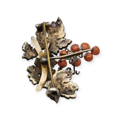 Broche antiguo racimo de uvas en plata dorada con amatistas, Naturalista Victoriano ca. 1885-1905