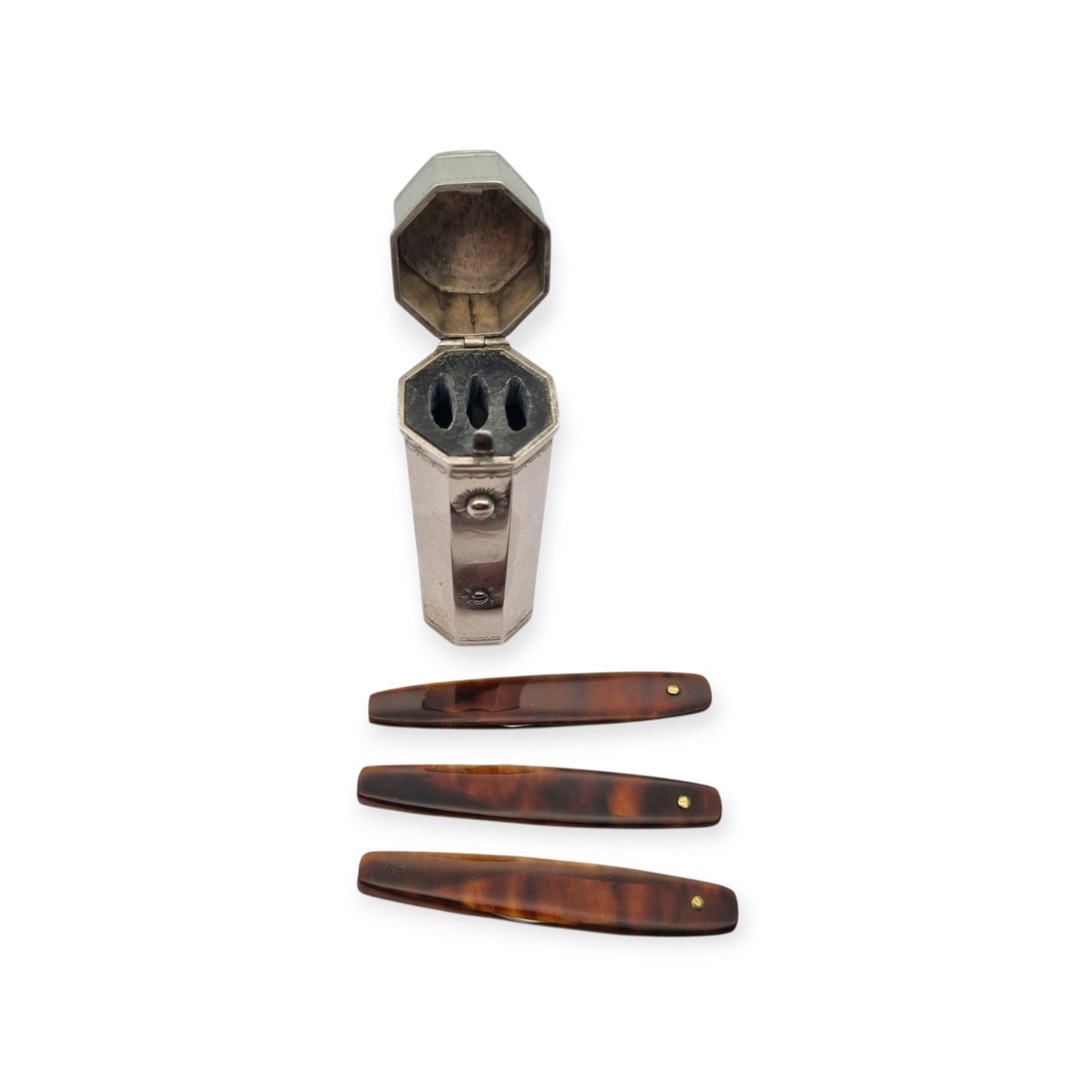 Georgian silver lancet case with complete set, collectible medical instruments, French Neoclassical circa 1790–1840