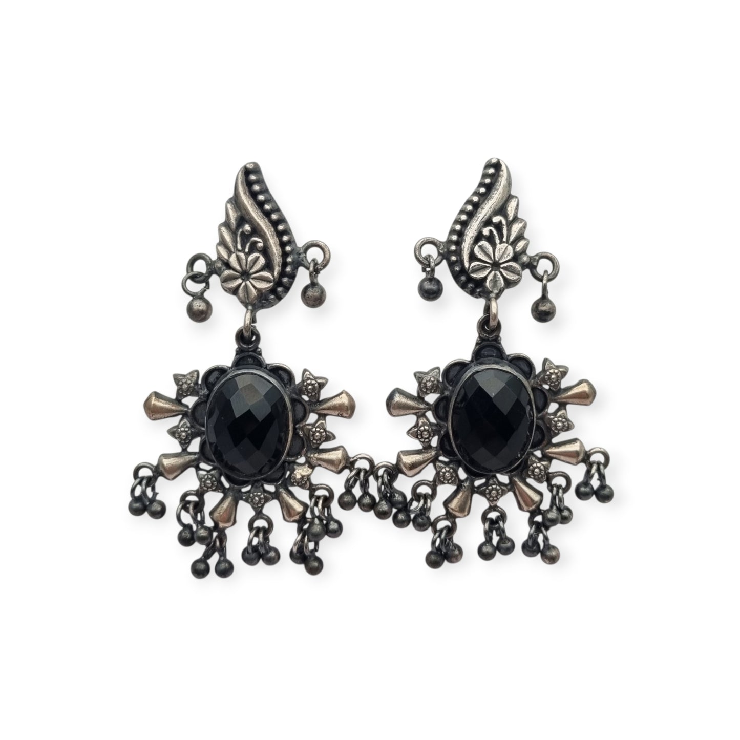 Pendientes chandelier étnicos en plata 925 con ónice, diseño boho paisley de India circa 1990