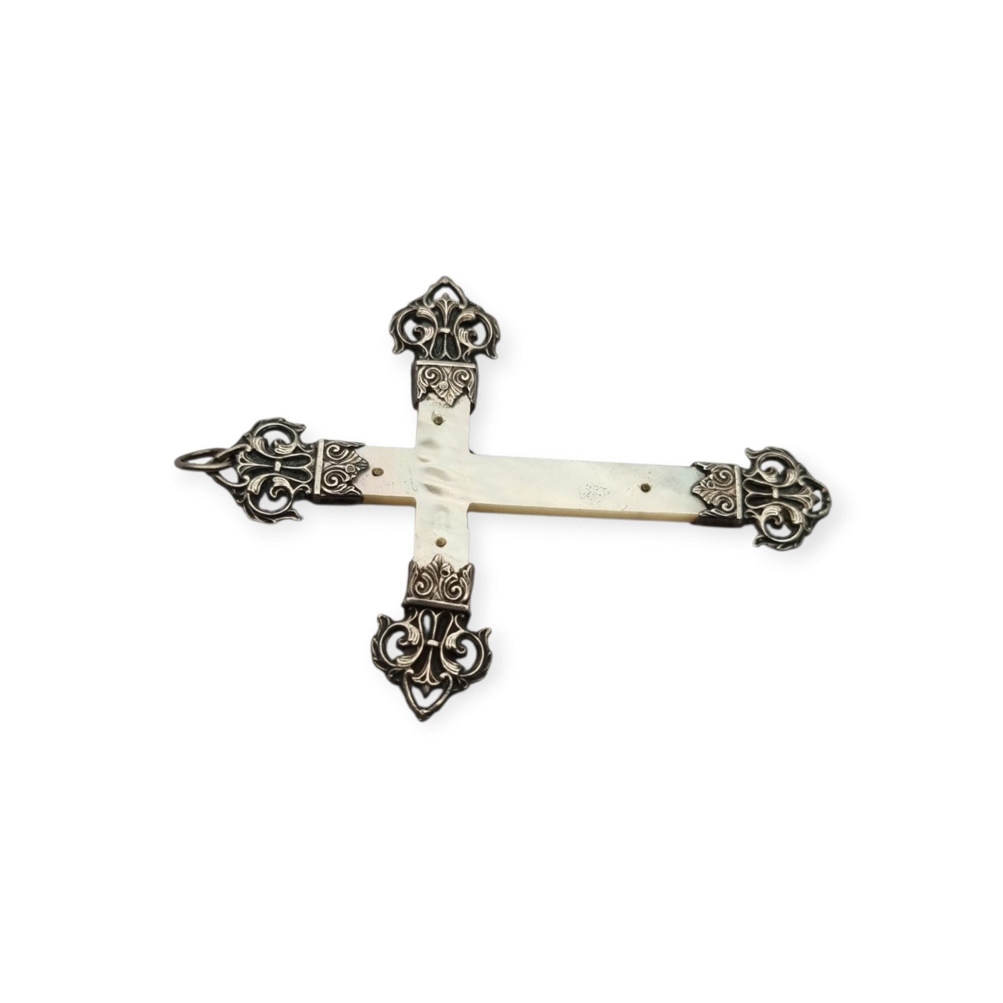 Antique French Catholic crucifix in silver and mother-of-pearl with Christ and openwork finials, circa 1900–1930