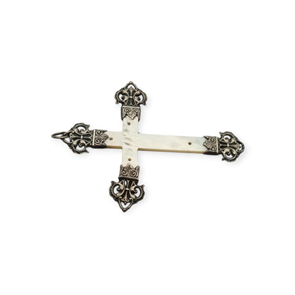 Antique French Catholic crucifix in silver and mother-of-pearl with Christ and openwork finials, circa 1900–1930