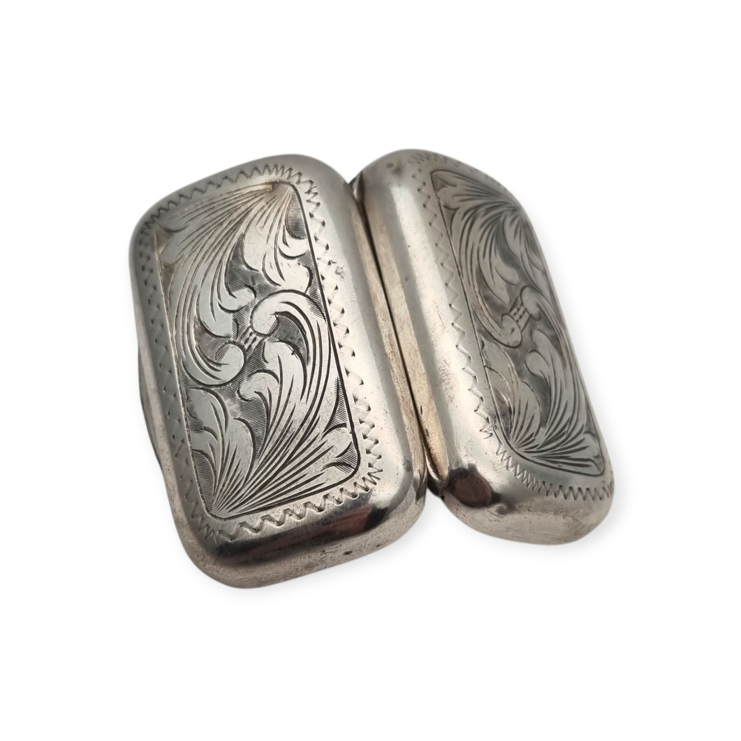 Antique pocket box in .800 silver, Art Nouveau-inspired floral engraving, Continental Europe, ca. 1900–1935