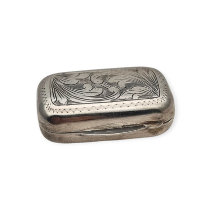 Antique pocket box in .800 silver, Art Nouveau-inspired floral engraving, Continental Europe, ca. 1900–1935