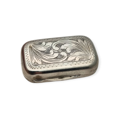 Antique pocket box in .800 silver, Art Nouveau-inspired floral engraving, Continental Europe, ca. 1900–1935
